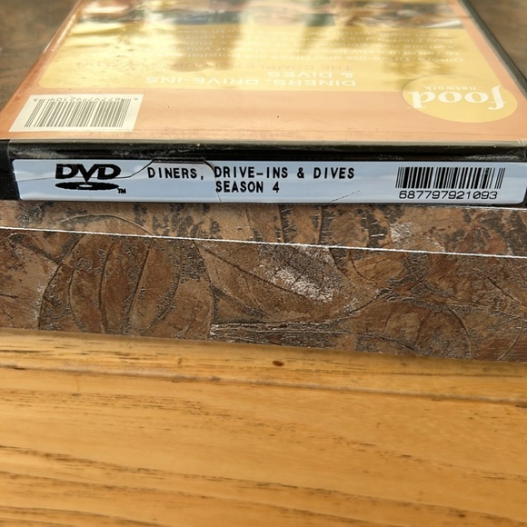 Diners Drive Ins & Dives complete fourth season dvd set - Picture 5 of 8